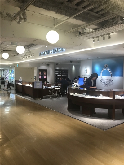 銀座ダイヤモンドシライシ横浜モアーズ店までの行きかた2